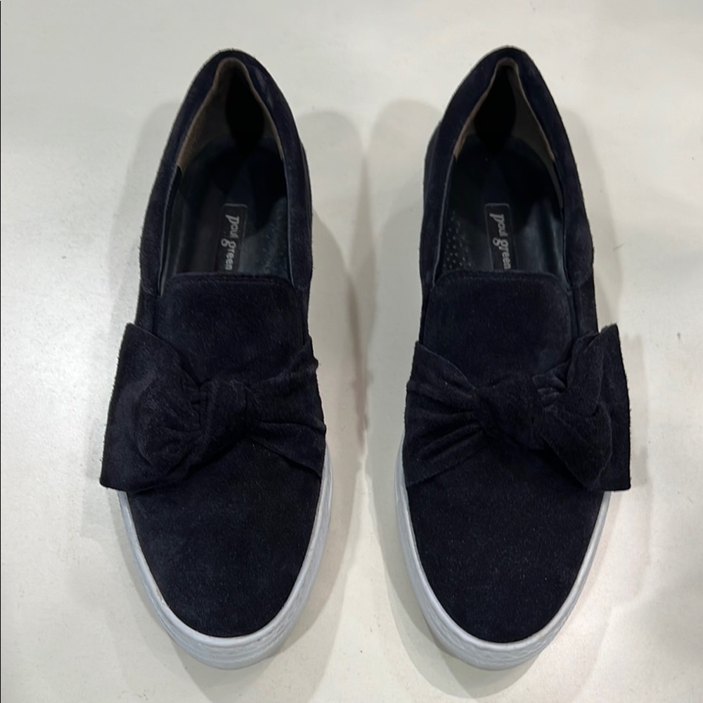 Women’s Paul Green Black Suede Slip on Flats with Bow Detail with Box. Size 7